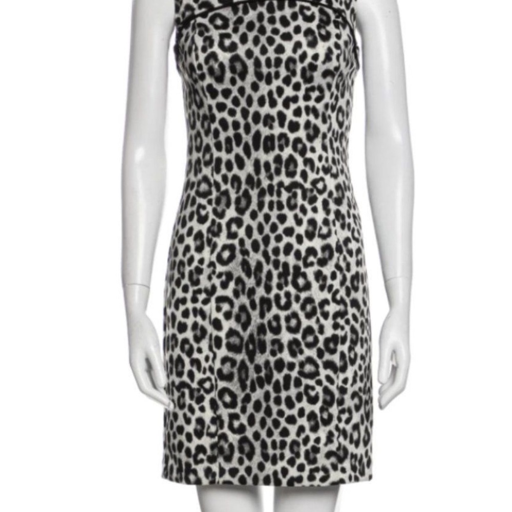 Michael Kors Leopard Print Dress Size L concealed back zipper with back slit.